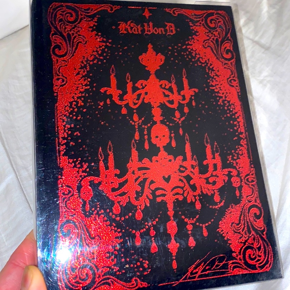 Kat Von D Eyeshadow Palette with Mascara